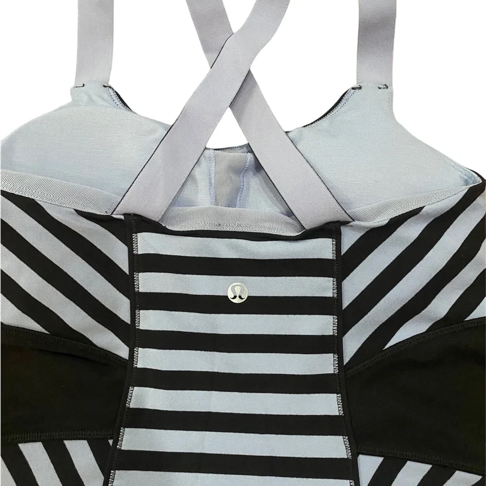 Lululemon Women’s Tank Top Built in bra Size 6 - Picture 4 of 4